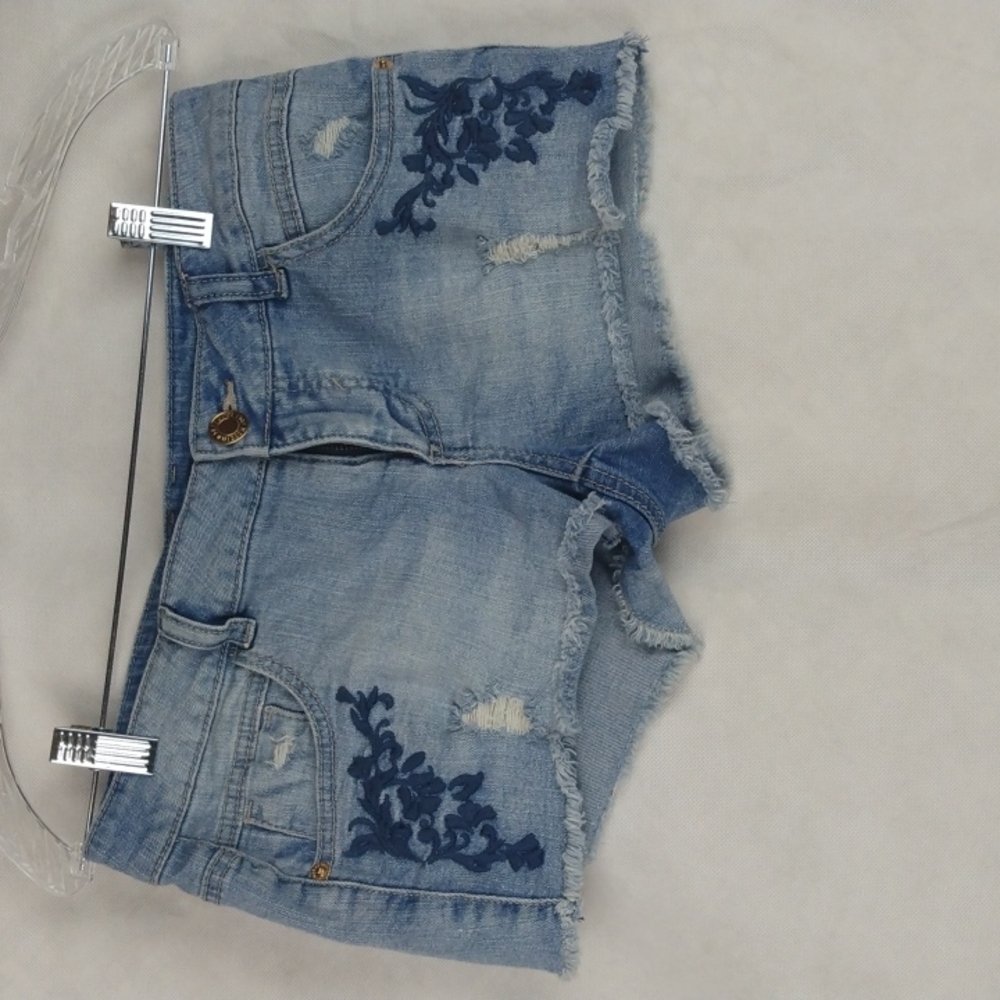 Mossimo Jean Short junior Size 9 Distressed embroidered Booty Denim